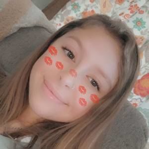 Meet your Posher, Naomi